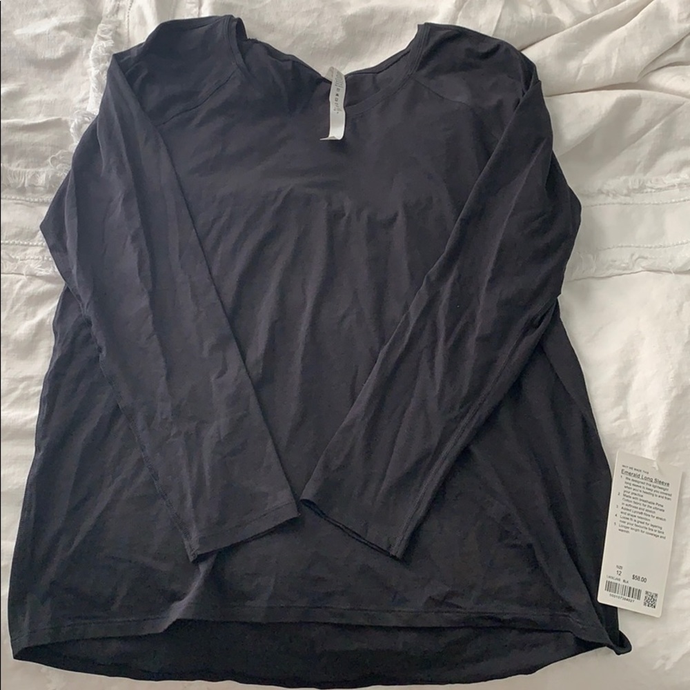 Black long sleeve lululemon top
